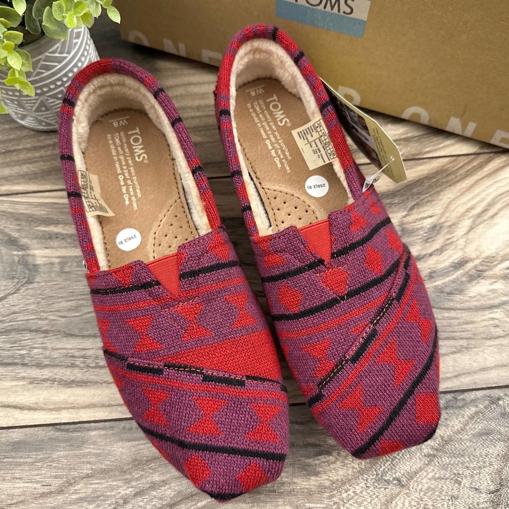 NIB Toms Classic Red Knit Faux Shearling Square Toe Flats Loafers 8 38.5